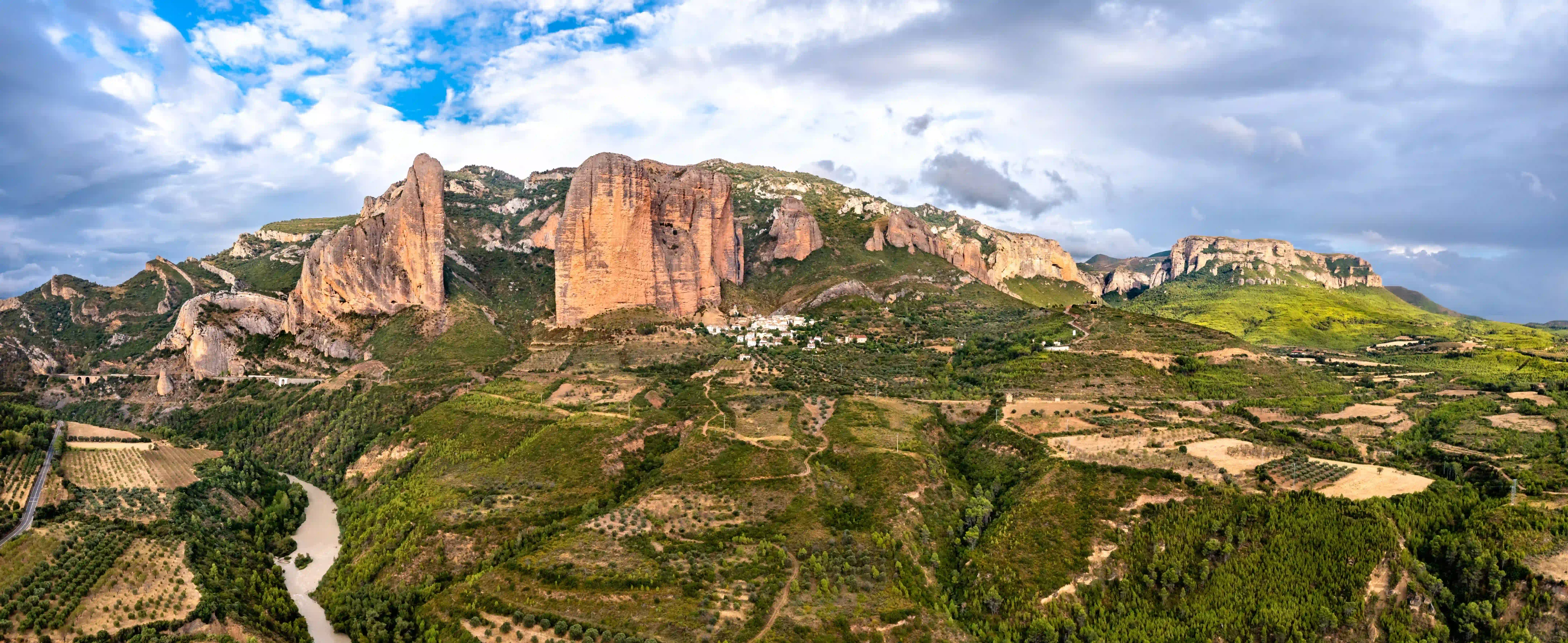 Paisaje pintoresco sobre la comunidad autónoma