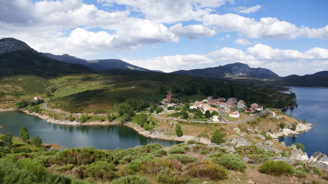 Imágenes de Desde  Durango-Guardo-Palencia por los pantanos Palentinos